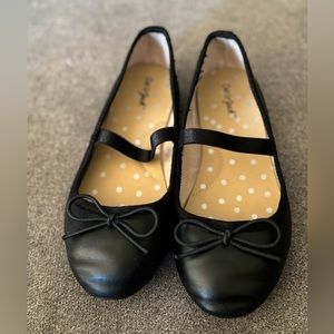 Cat & Jack Girls Flats. Size 10.